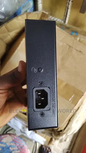 4 Port ONV Power Over Ethernet (POE) Switch+ 2 Extra Port
