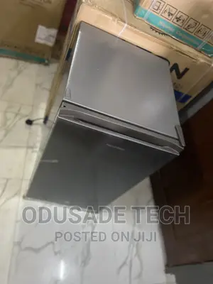 Hisense 121DR 121L Single Door Refrigerator
