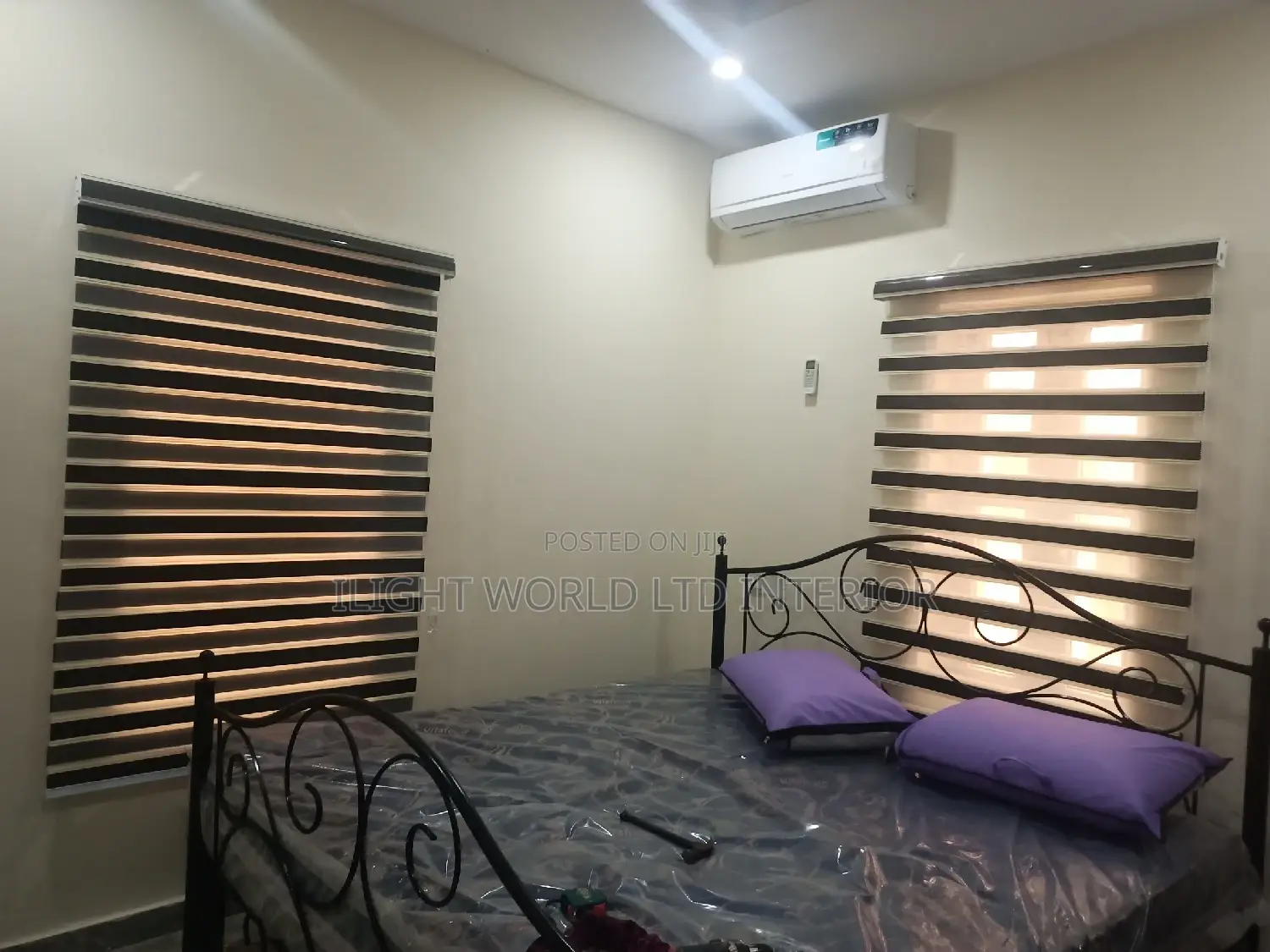 Quality Adjustable Window Blind Day Night