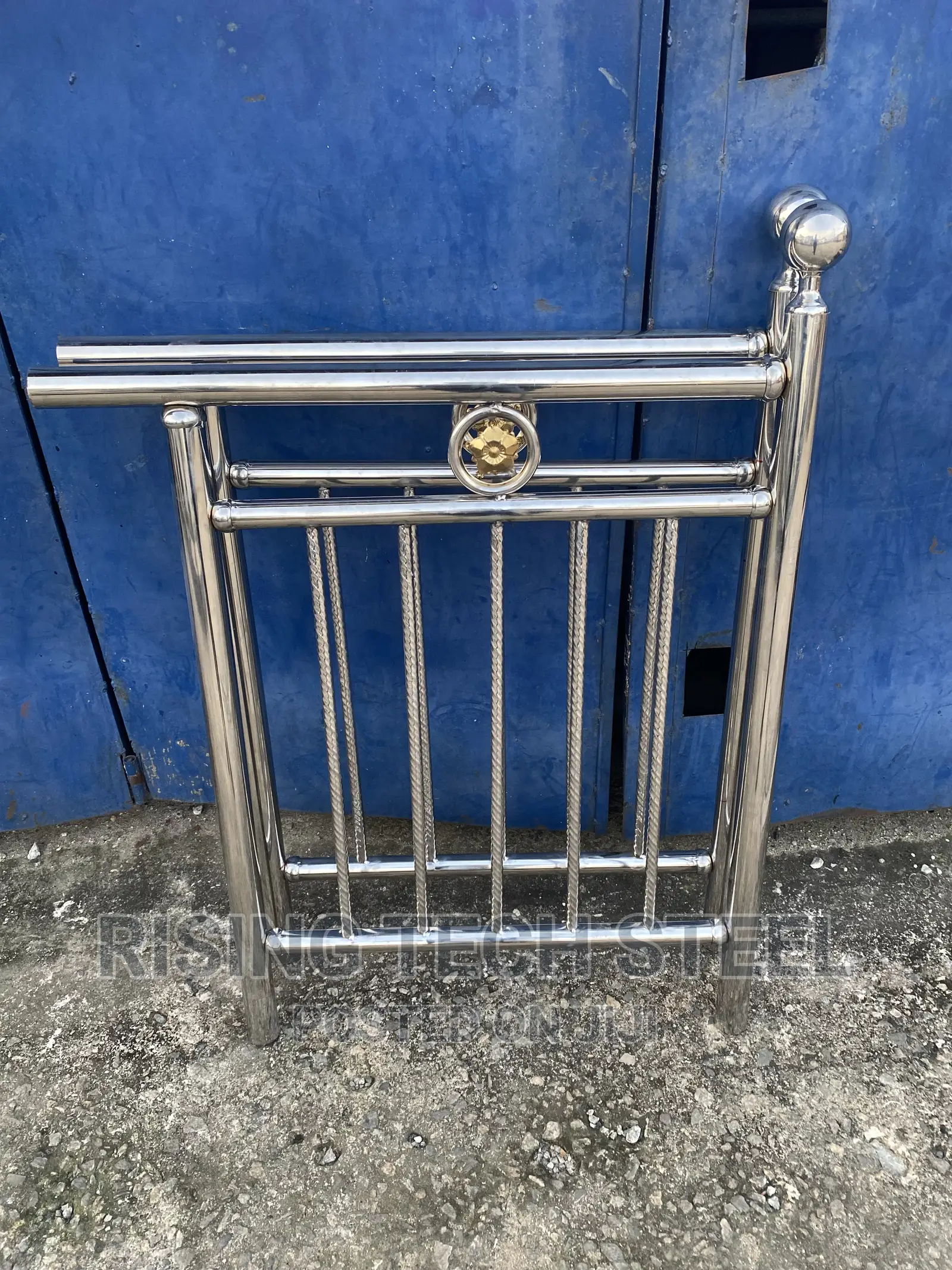 Special Dining Stainless Rails