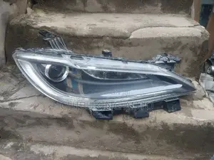 Headlamp Chrysler 200c 2008