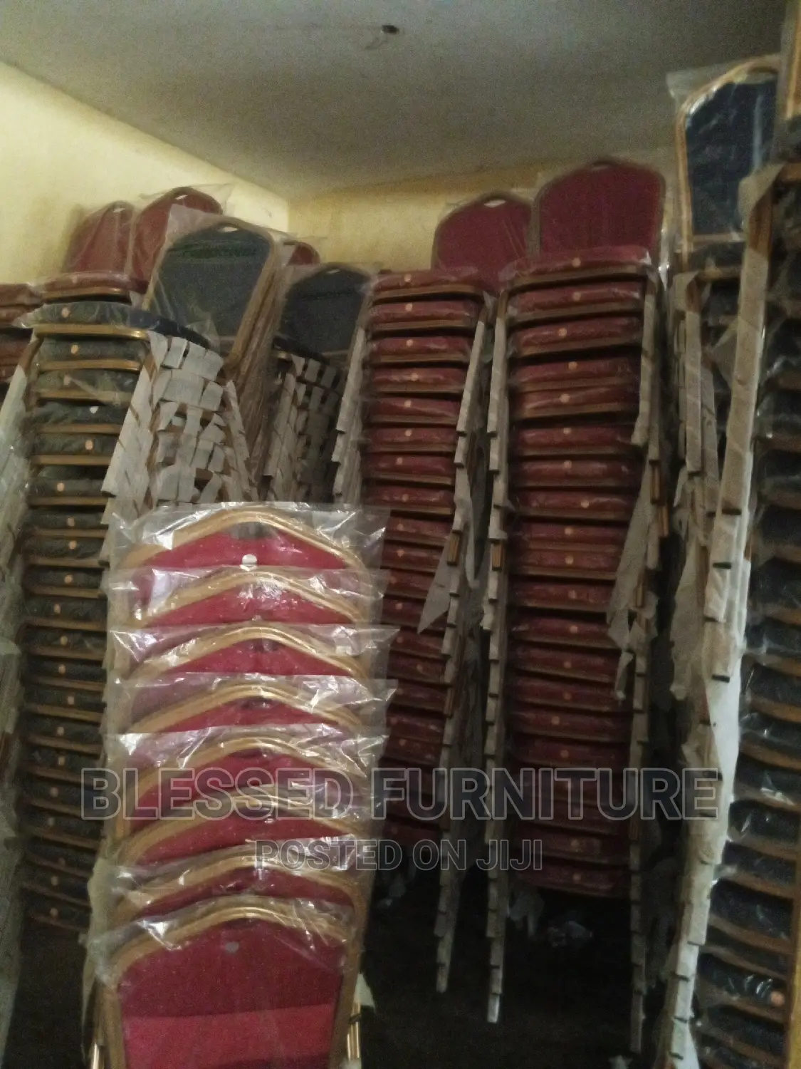 Banquate Chair