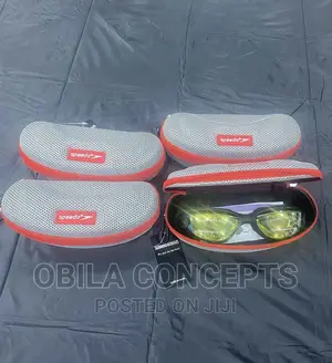 Reliable Speedo Swimming Goggles With Case