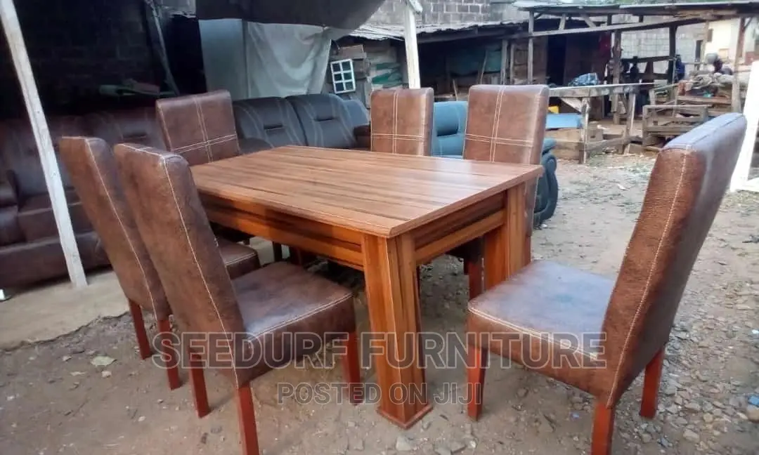 A 6 Seat Dinning Table