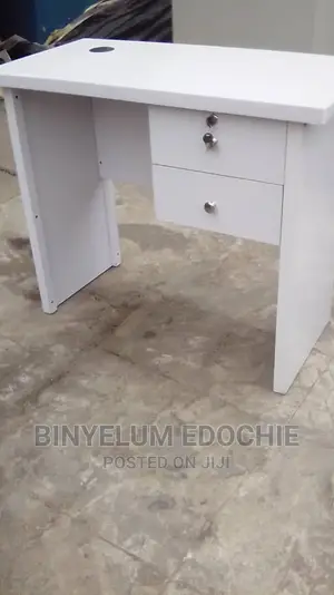 Three Feet Office Table