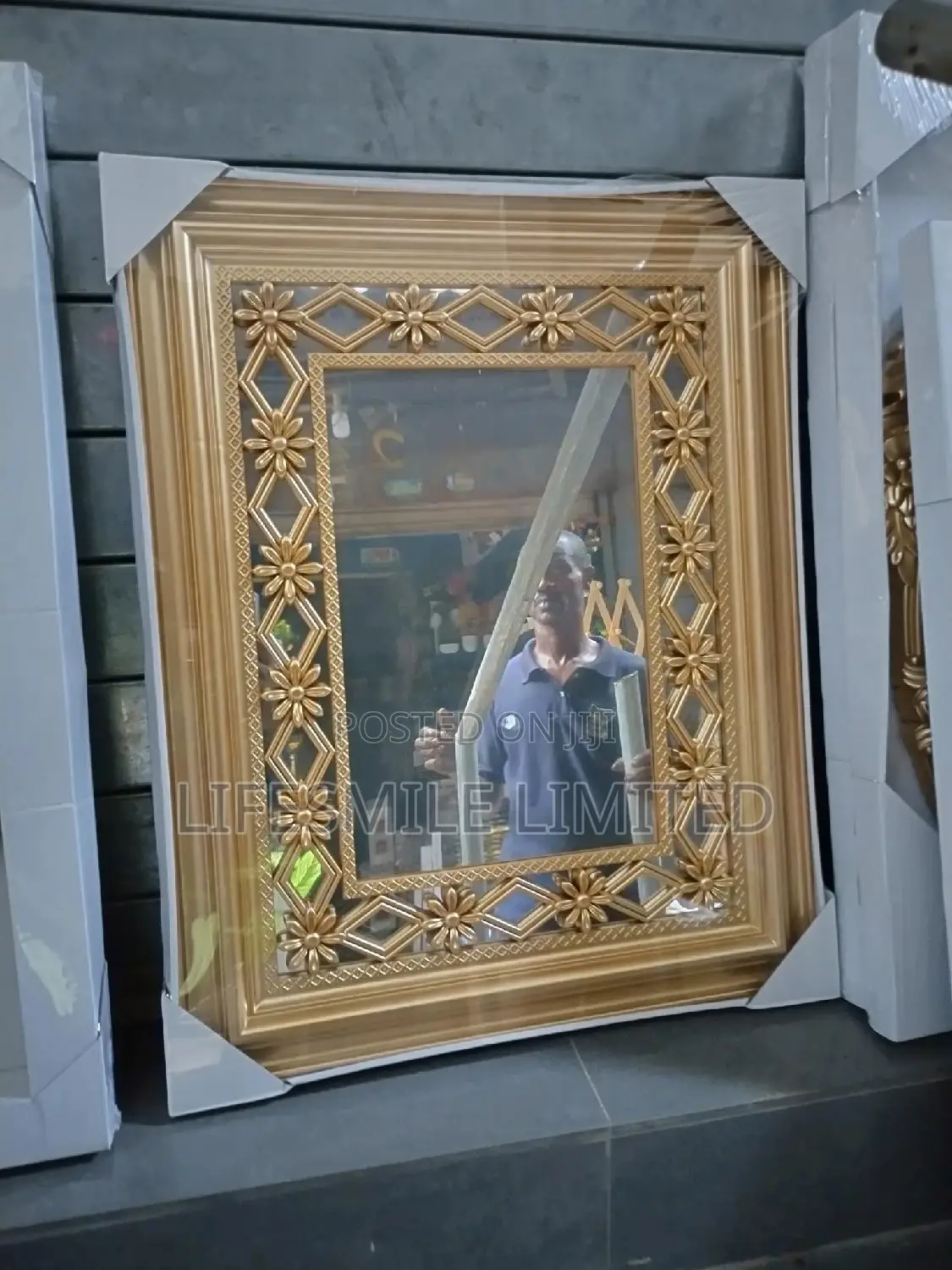 Quality Big Mirror (Gold)