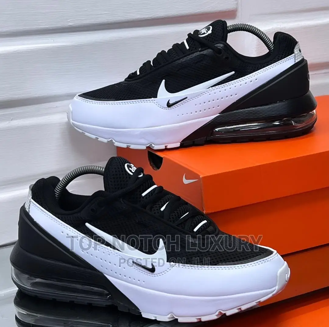 *Nike Air Max Pulse Black/White