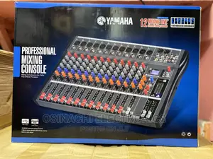 Yamaha 12 Mixing Console Live