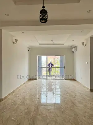3bdrm Block of Flats in Wuye for rent