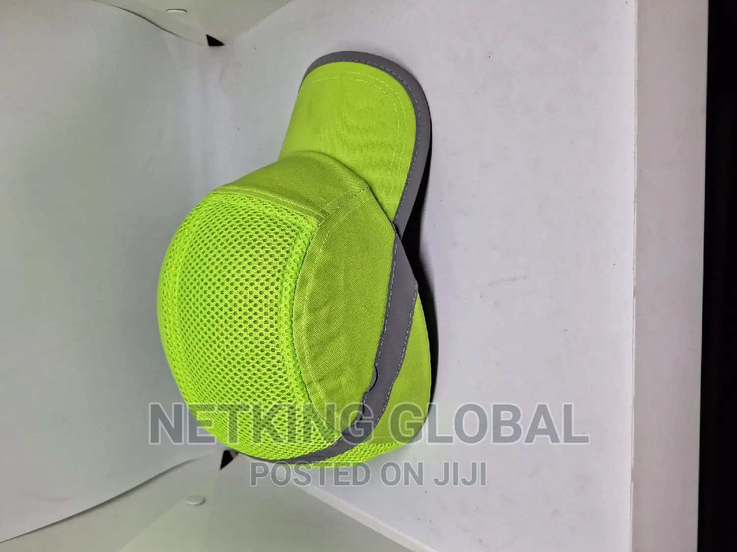 Safety Bomb Cap With Reflector