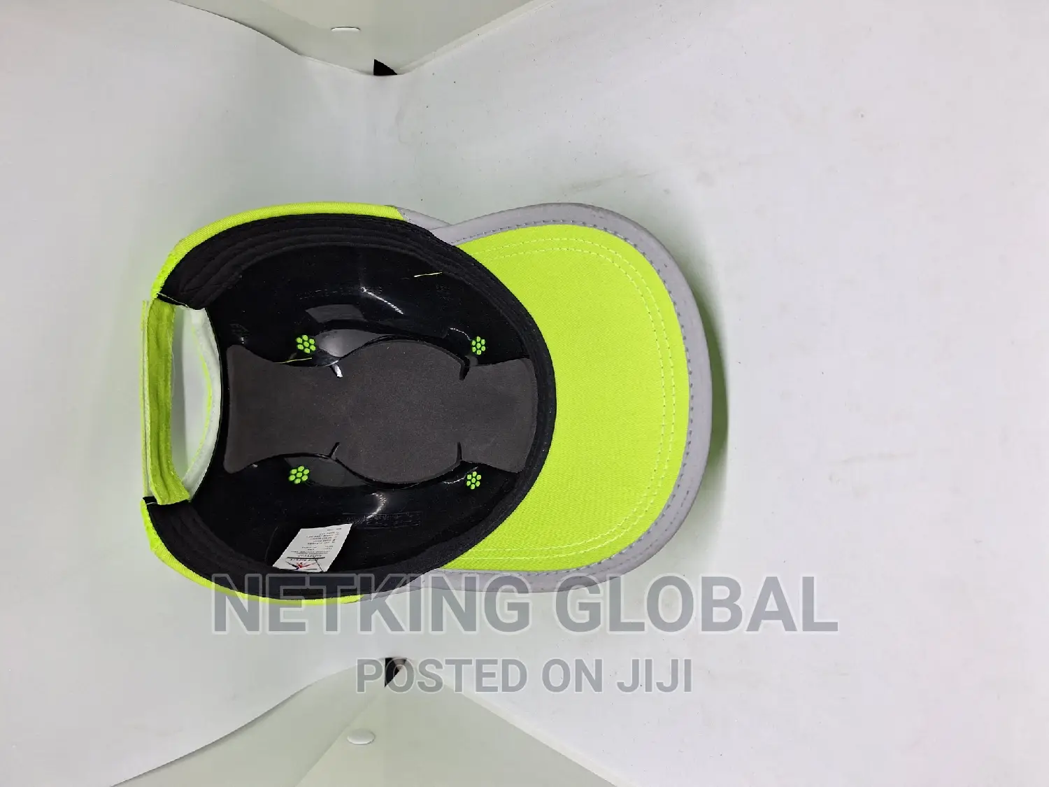 Safety Bomb Cap With Reflector