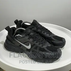 Original Nike Runtekk Black Sneakers