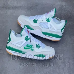 Original NIKE SB AIR JORDAN 4 Pine Green Available in Store