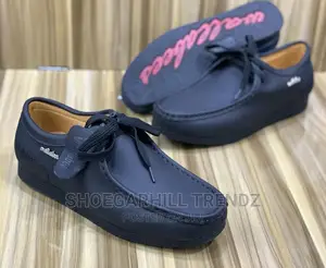 Trendy Men's Wallabees
