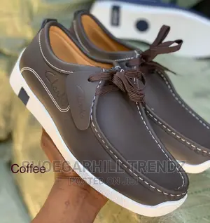 Trendy Men's Wallabees