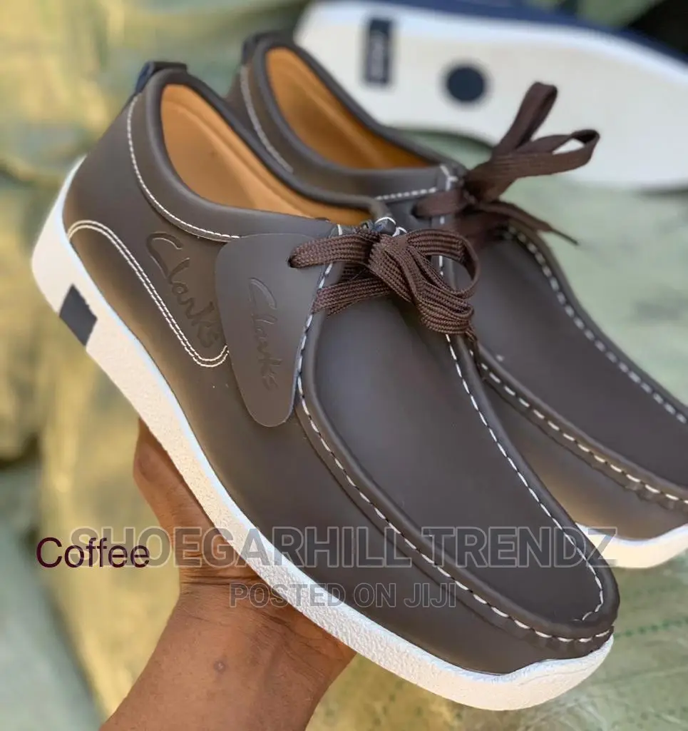Trendy Men's Wallabees