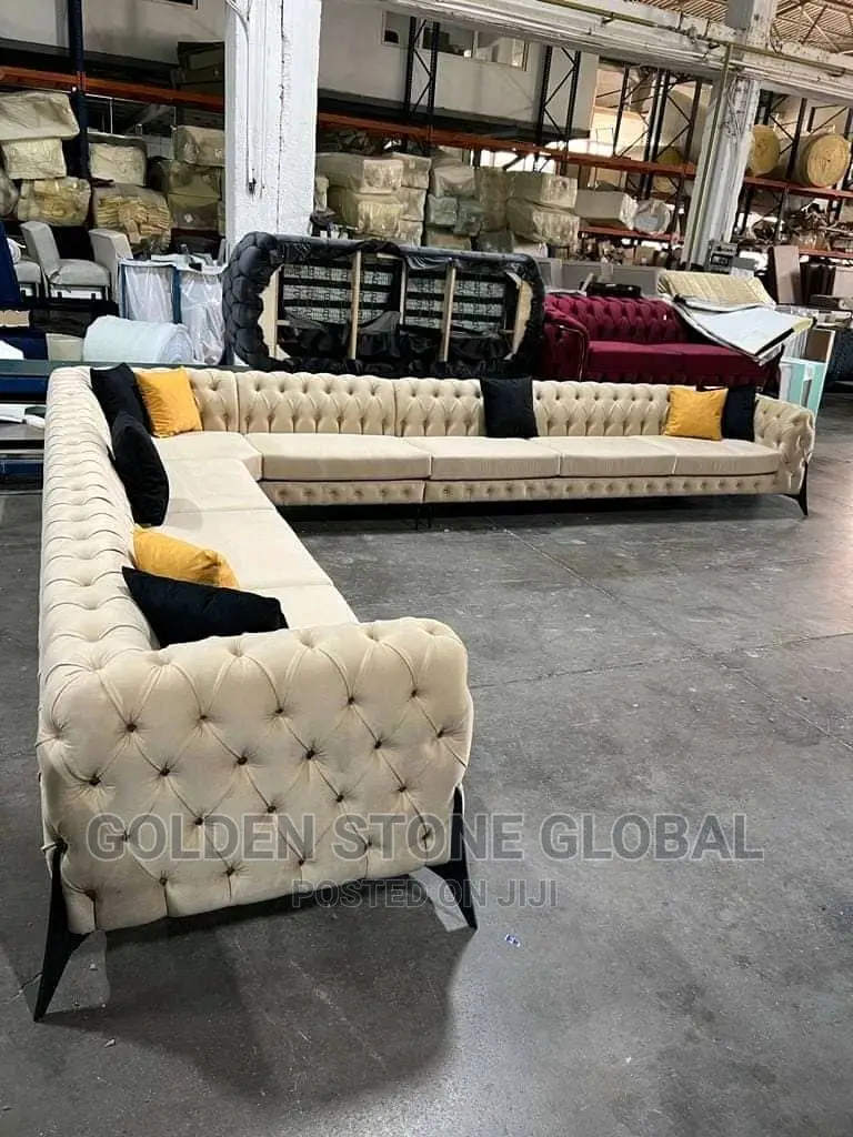 High Quality Opulent l'Shape Sofa Chair.