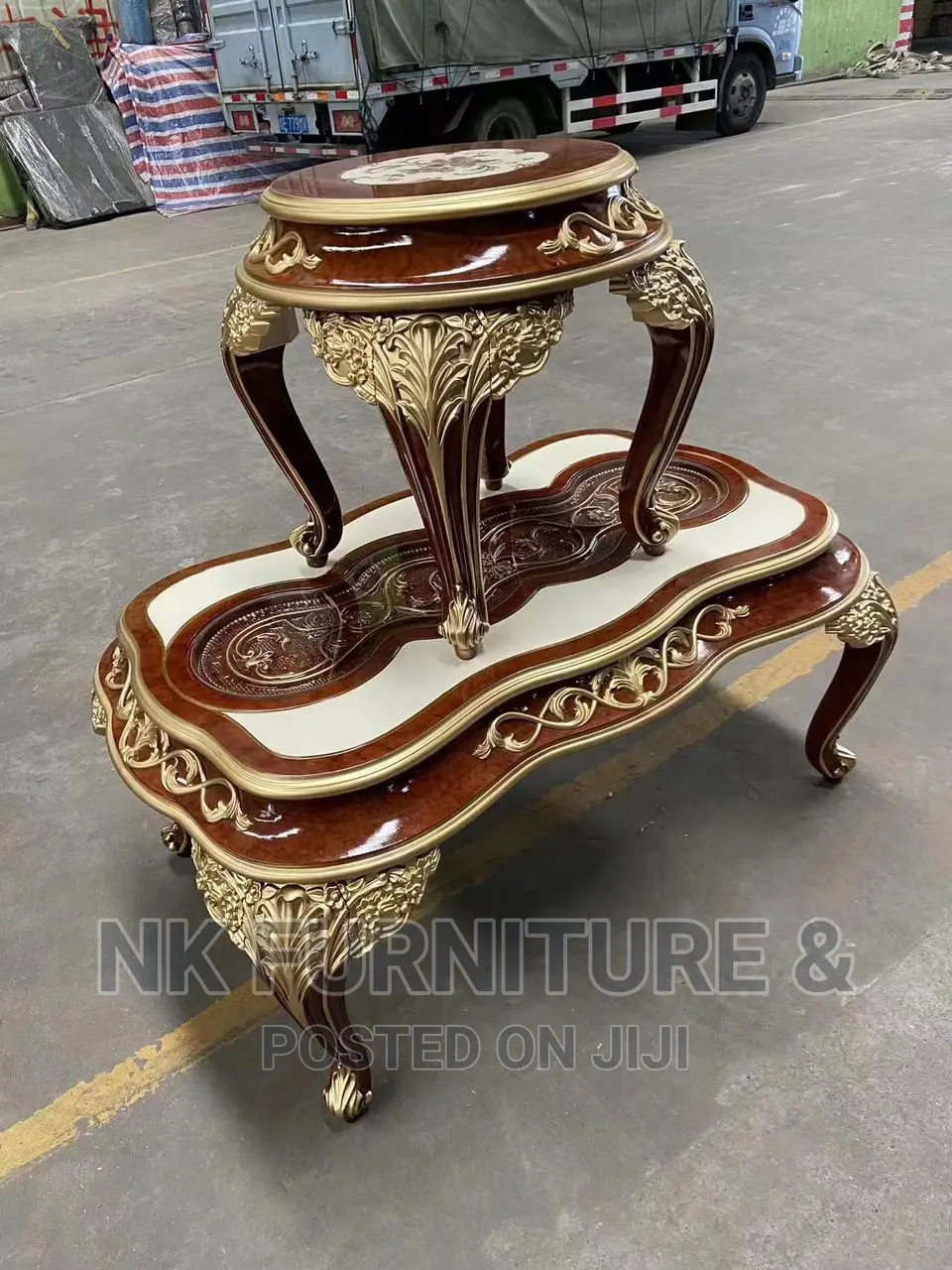 Imported Big Royal Center Table With Sides Stool