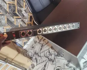 DMX Spliter 8 Way.