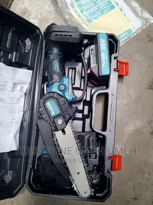 Battery Chainsaw Machine
