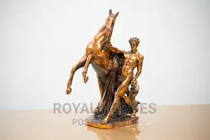 Decor Statue