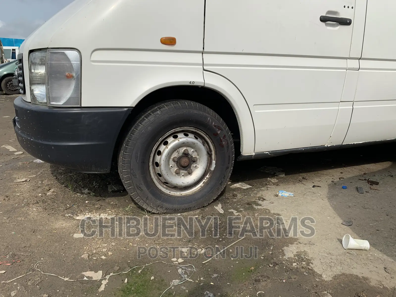 Volkswagen LT 2000 White