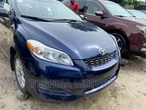Toyota Matrix Hatchback FWD (1.8L 4cyl 5M) 2010 Blue