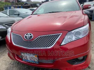 Toyota Camry SE 4dr Sedan (2.5L 4cyl 6A) 2011 Red