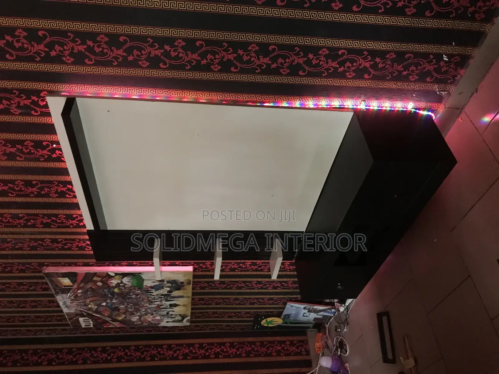 Solid Interior 5ft Tv Stand