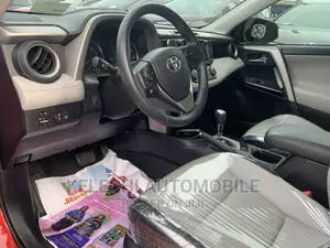 Toyota RAV4 2017 Red