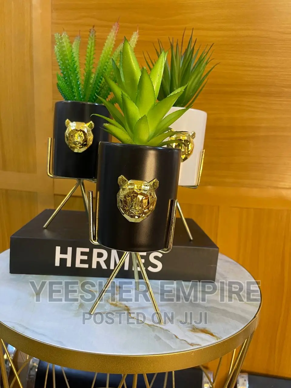 Table Top Flower With Gold Stand