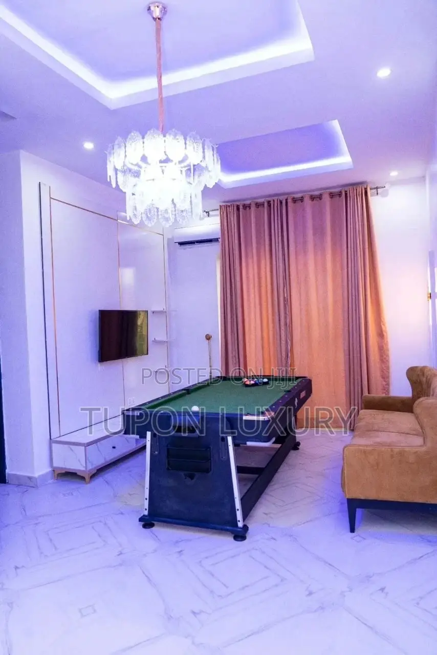 4 Bedroom Duplex With Snooker