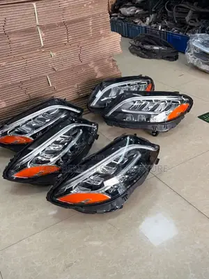 C300 2019 Set of American Headlights