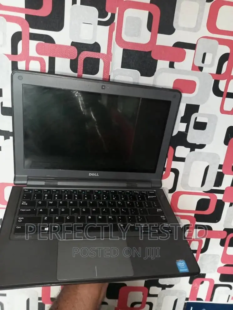 Laptop Dell Latitude 3350 4GB Intel Celeron SSD 128GB