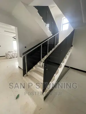Pipe to Glass Design for Rails