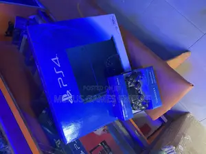Playstation 4 Console + Extra Controller