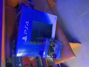Playstation 4 Console + Extra Controller