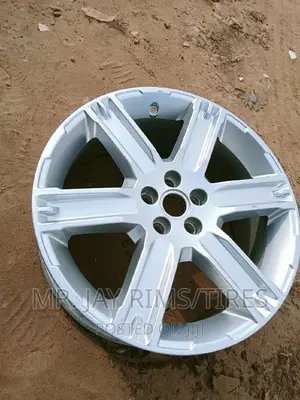 Neatly Used 19inch Rims for Range Rover Evoque