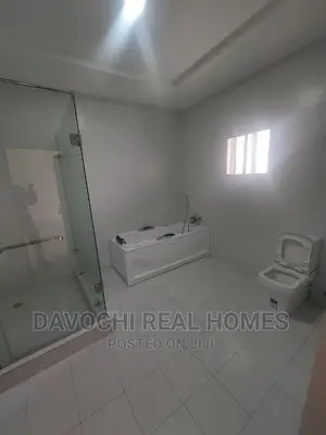 3bdrm Duplex in Orchid Road, Lekki for rent