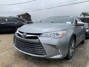 Toyota Camry 2016 Silver