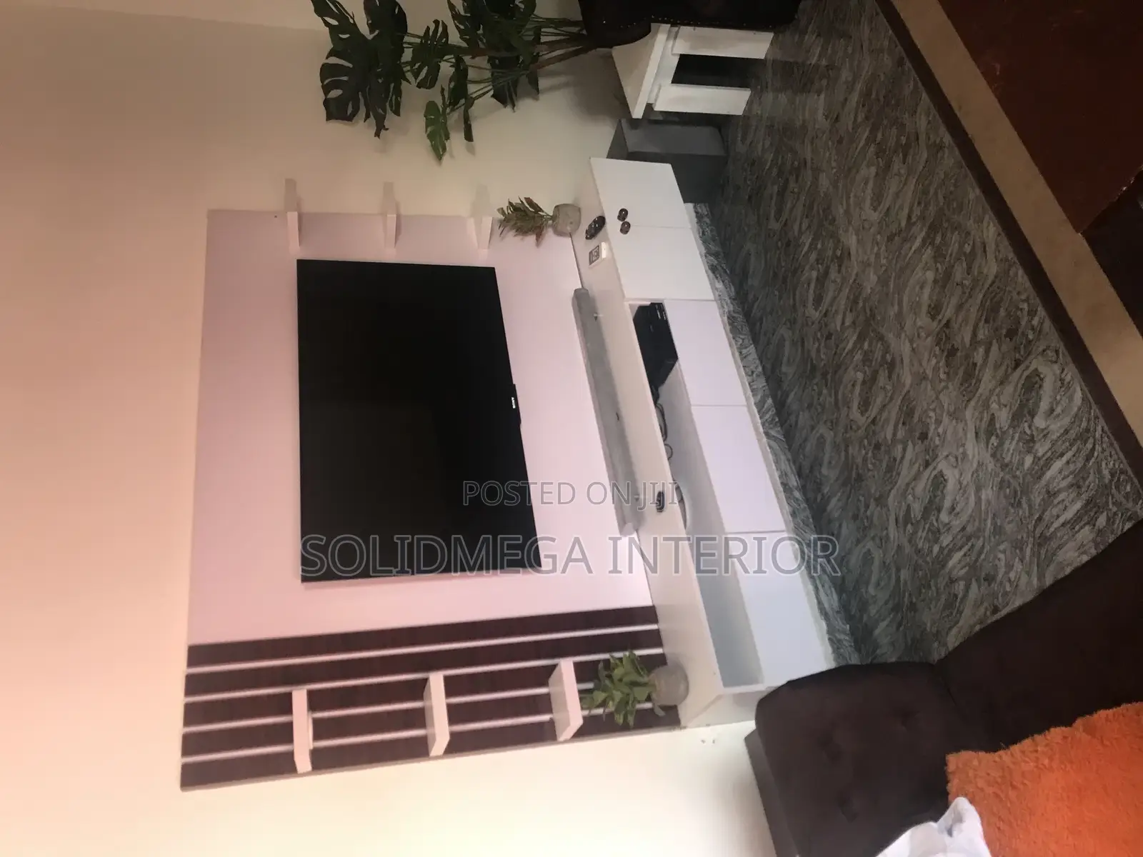 Solid Interior 6by5 Tv Stand