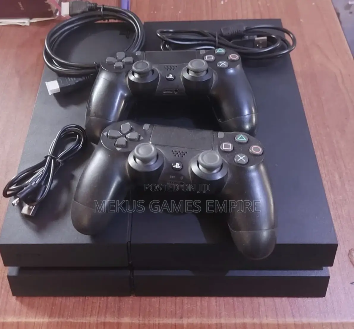 Ps4 Console + Extra Controller