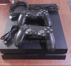 Ps4 Console + Extra Controller
