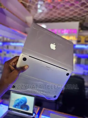 Laptop Apple MacBook Pro 8GB Intel Core I5 SSD 256GB