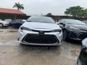 Toyota Corolla LE 2021 Silver