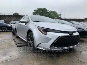 Toyota Corolla LE 2021 Silver