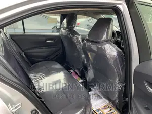 Toyota Corolla LE 2021 Silver
