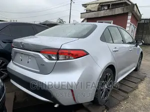 Toyota Corolla LE 2021 Silver