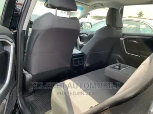 Toyota RAV4 XLE AWD 2020 Black