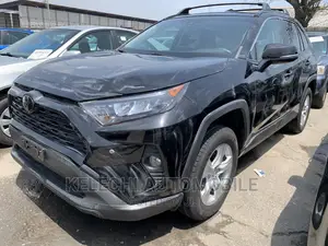 Toyota RAV4 XLE AWD 2020 Black